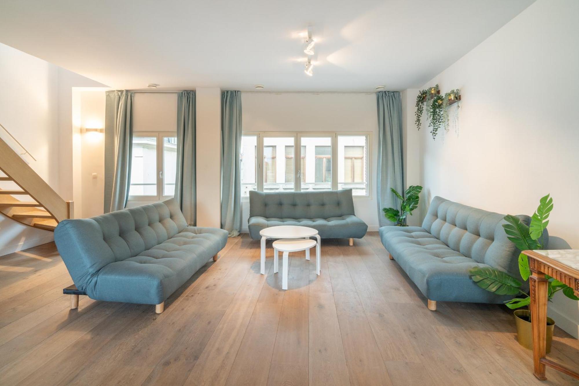 Apartment Light House Lodge. In Center Of Antwerp